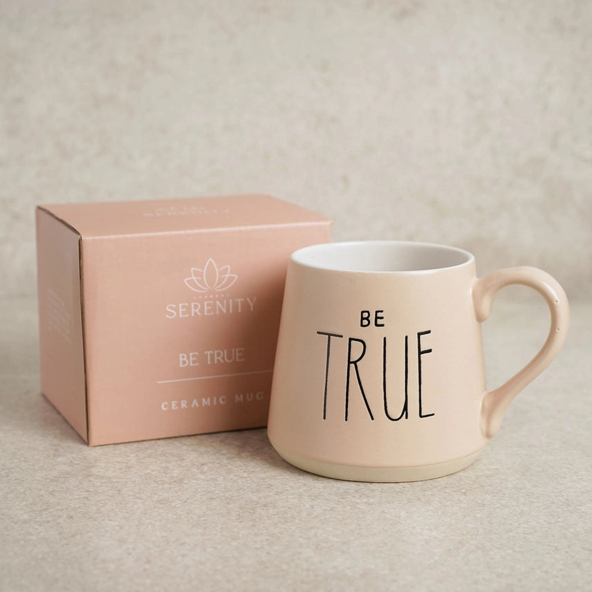 Unik 'Be True' keramikk-kopp i en lys tone, perfekt for en rolig stund